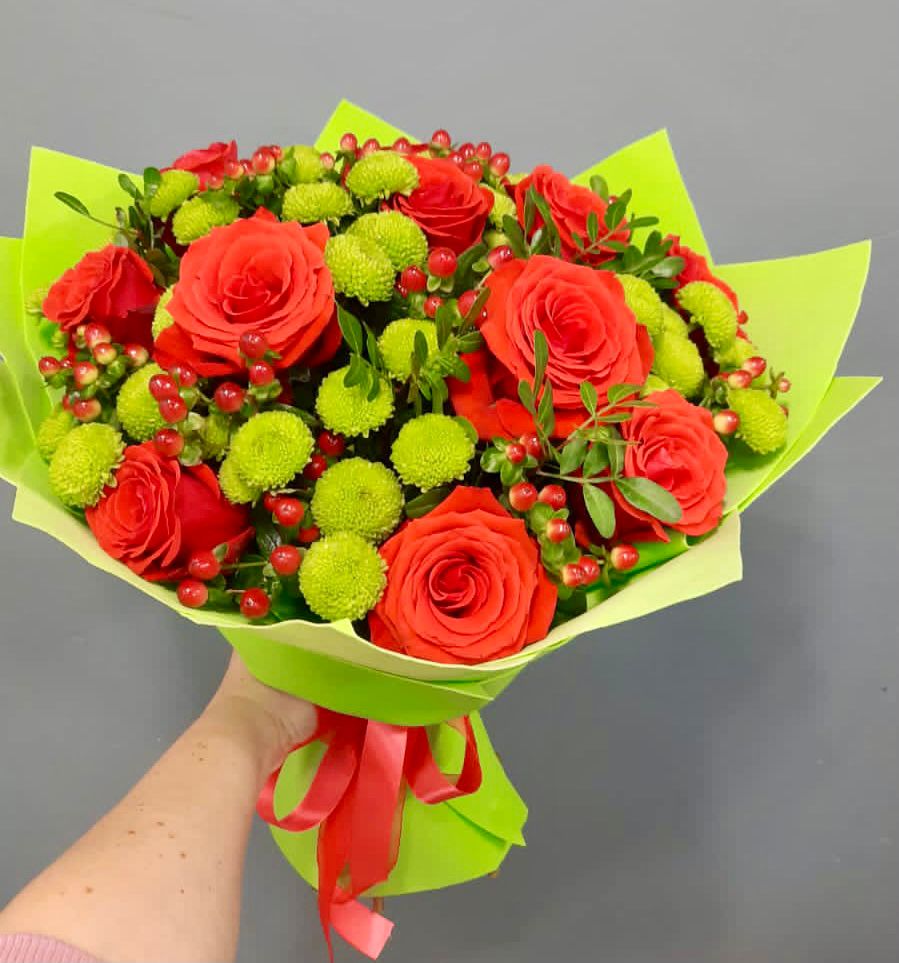 Букет цветов из: Хризантемы и Розы в Ельце