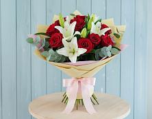 Букет цветов из:  Лилии и Розы в Ельце