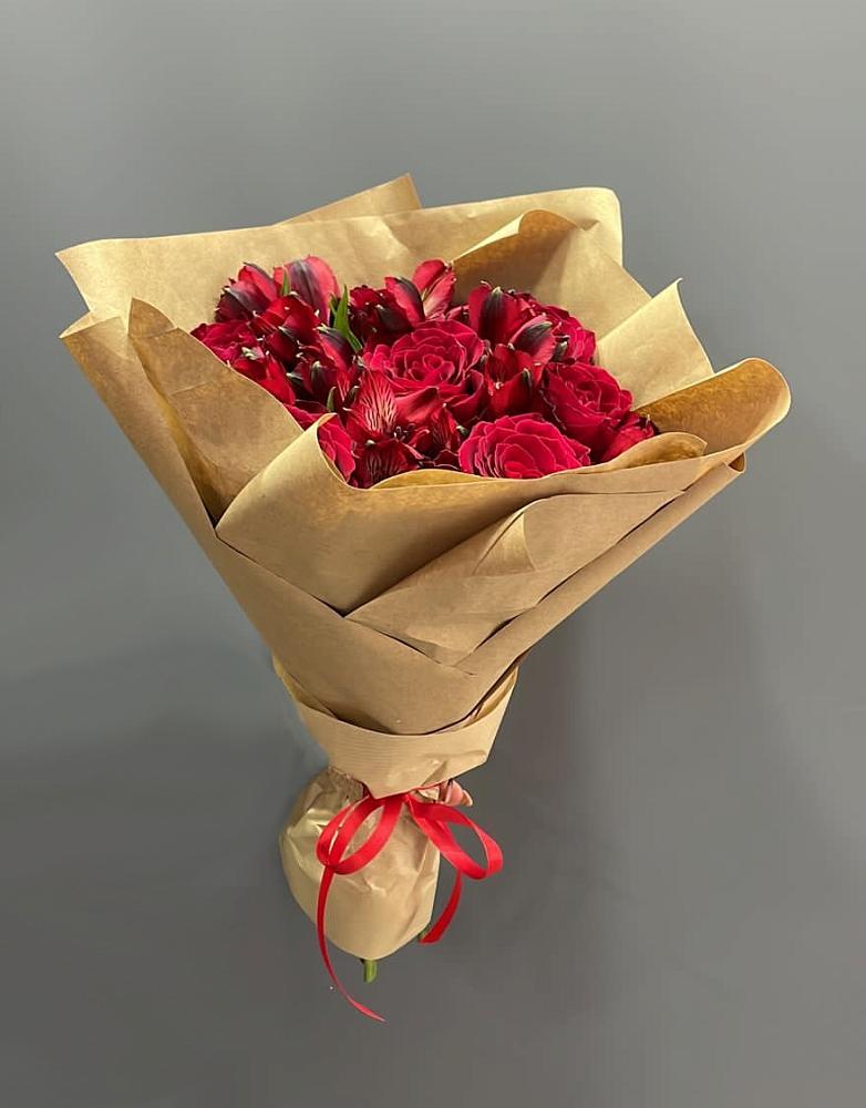 Букет цветов из: Альстромерии и Розы в Ельце