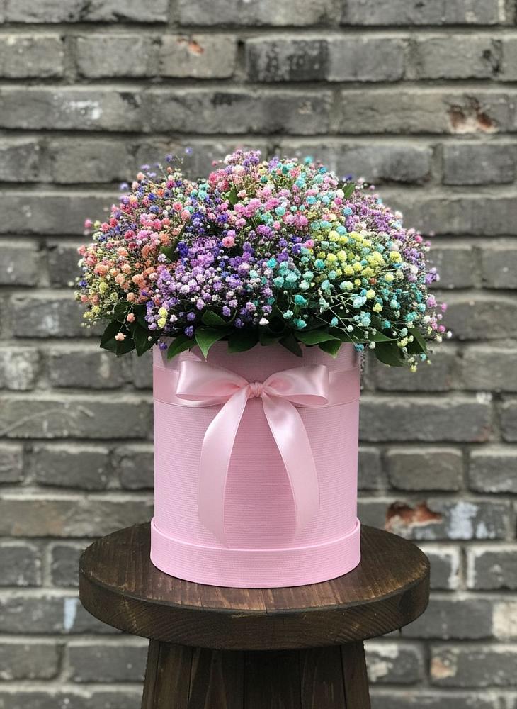 Цветочная композиция из Гипсофила и Розы в шляпной коробке в Ельце