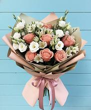 Букет цветов из:  Розы, Альстромерии и Лизиантусы в Ельце