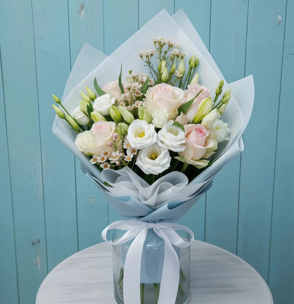 Букет цветов из: Розы и Лизиантусы в Ельце