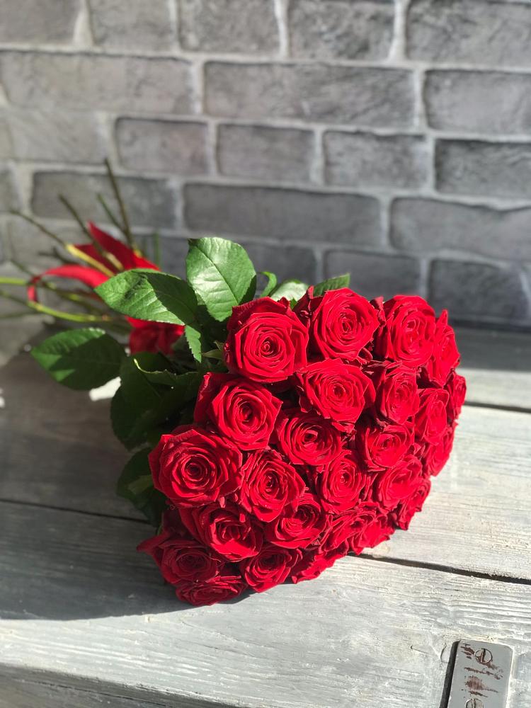 Букет Красные розы Фридом в Ельце