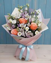 Букет цветов из:  Лизиантусы, Розы, Альстромерии и Гипсофила в Ельце