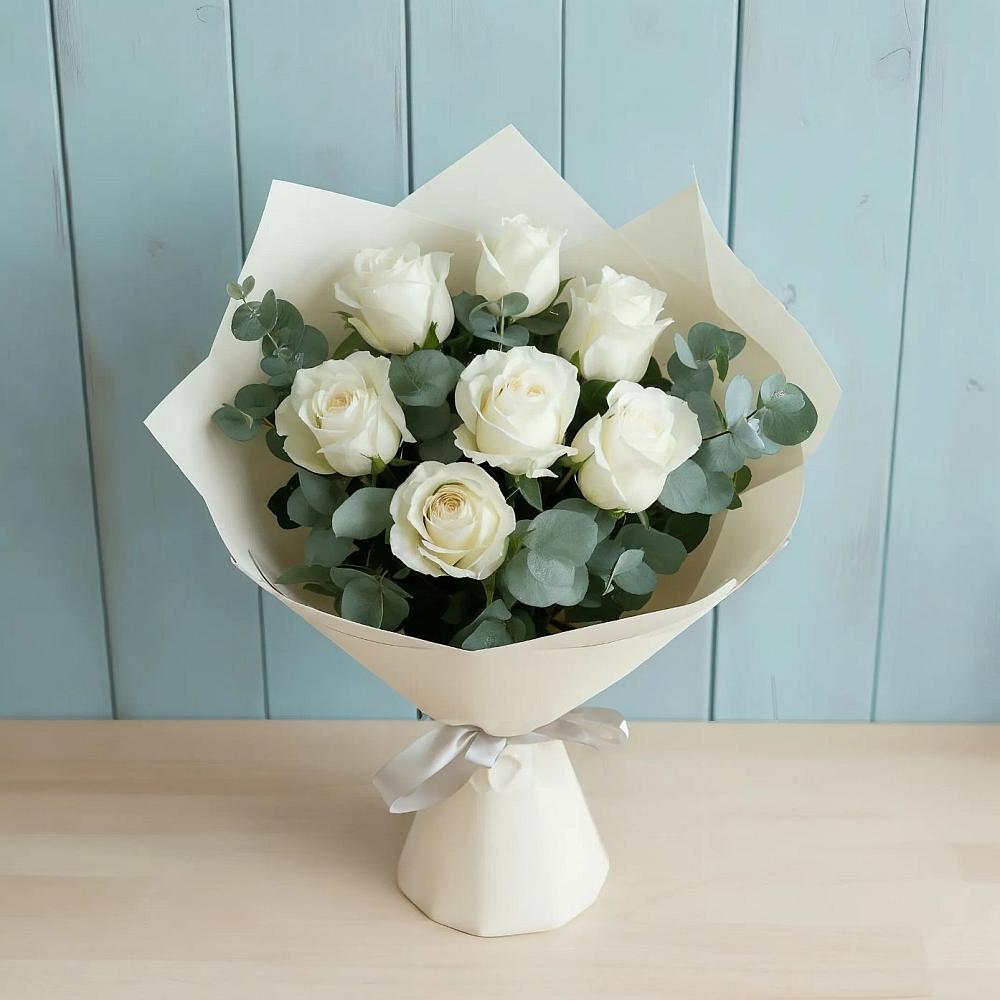 Букет Белые розы в Эвкалипте в Ельце