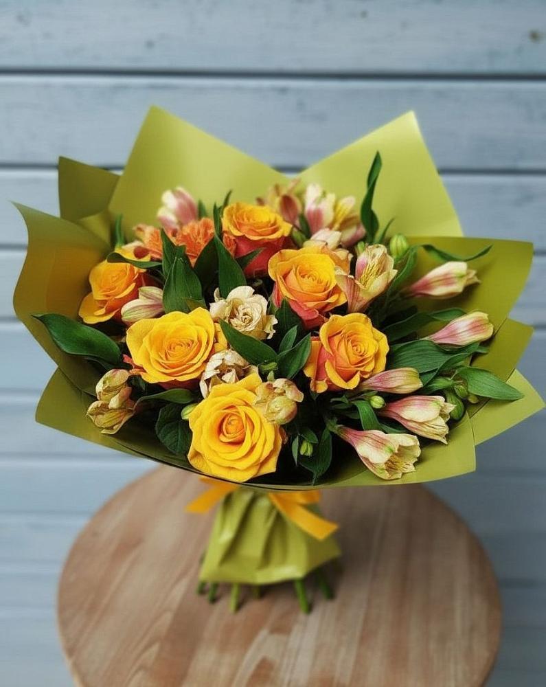 Букет цветов из: Альстромерии и Розы в Ельце