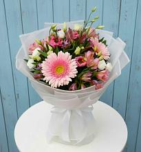 Букет цветов из:  Герберы, Альстромерии и Лизиантусы в Ельце