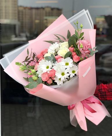 Букет цветов из: Розы, Лизиантусы и Хризантемы в Ельце
