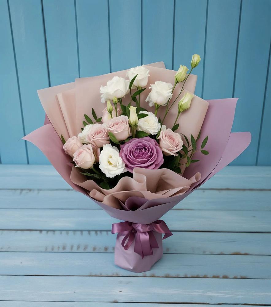 Букет цветов из: Розы и Лизиантусы в Ельце