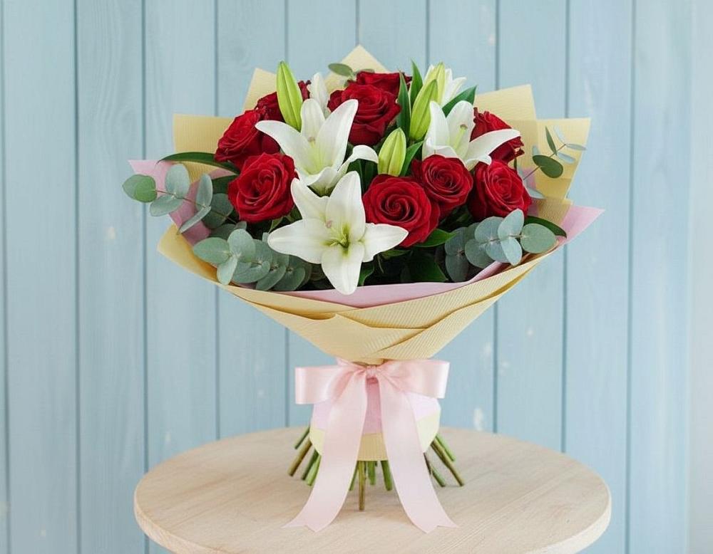 Букет цветов из: Лилии и Розы в Ельце